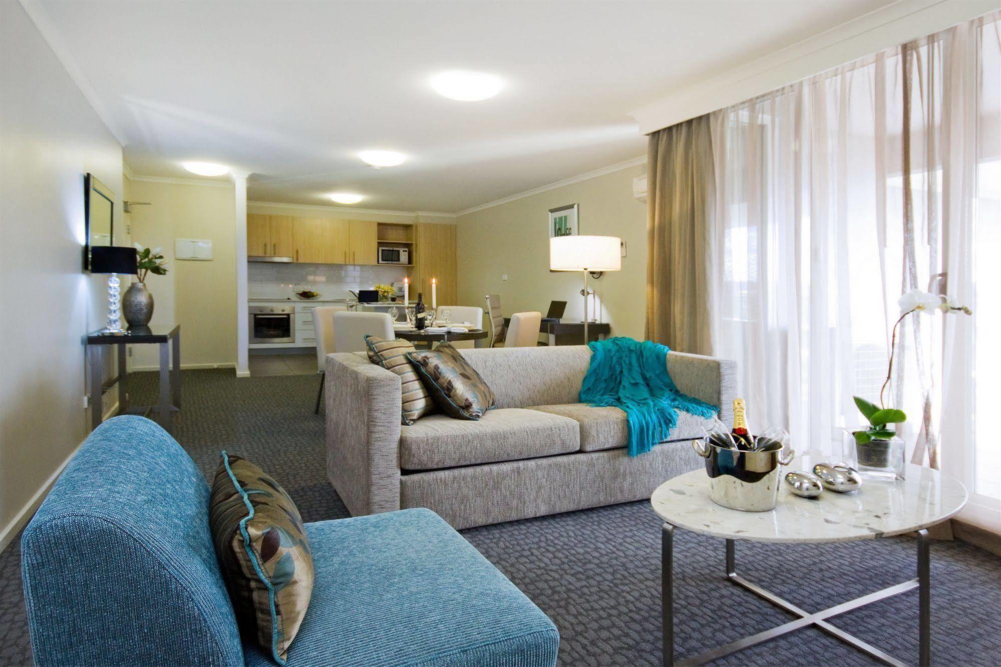 Pacific Suites Canberra Exterior foto